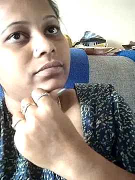 sweetqueen143 online show from January 7, 2026, 5:43 am