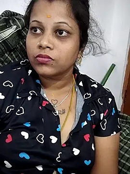 sweetqueen143 online show from May 15, 2026, 11:12 pm