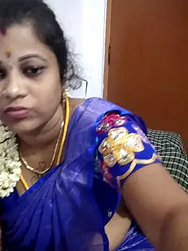 sweetqueen143 online show from June 3, 2026, 2:33 pm