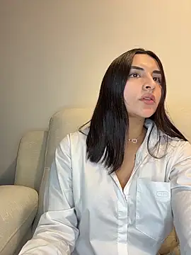 Snapshot of Juli_4 chatting on September 20, 2025, 11:17 pm Juli 4 online show from September 20, 2025, 11:17 pm
