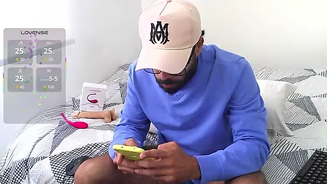 Snapshot of htrebor87 chatting on March 18, 2026, 4:32 pm htrebor87 online show from March 18, 2026, 4:32 pm