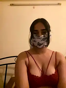 COCO LOVE18 online show from September 18, 2025, 7:16 pm
