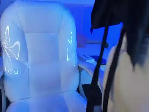 Gyal 8  online show from October 27, 2025, 3:10 am