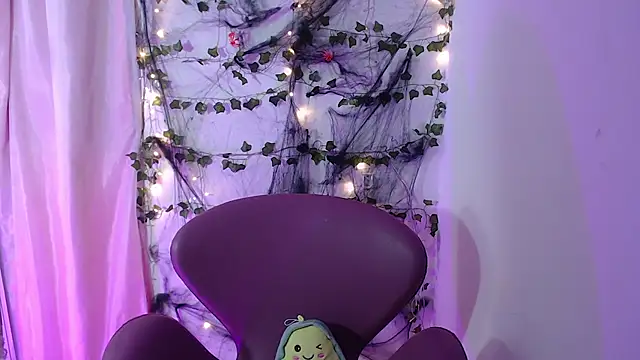 kamillew online show from October 27, 2025, 9:24 am