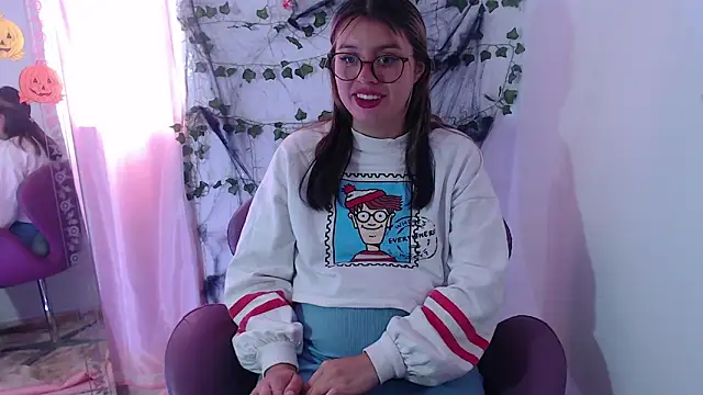 kamillew online show from November 2, 2025, 4:09 pm