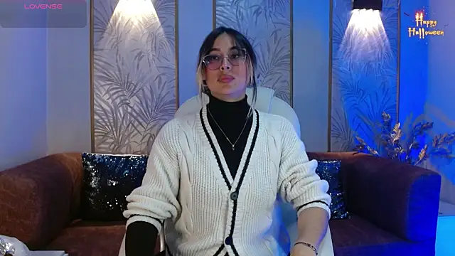 LunaaGrey  online show from October 14, 2025, 3:29 am