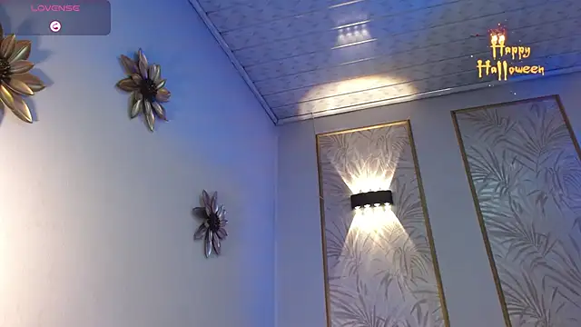 LunaaGrey  online show from October 16, 2025, 3:29 am