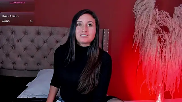 angela fiory online show from October 28, 2025, 9:39 pm