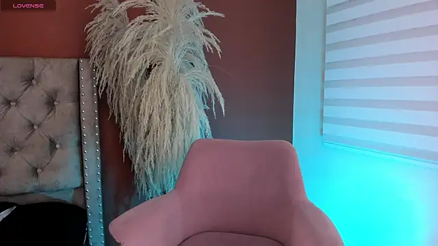 angela fiory online show from December 5, 2025, 8:27 pm