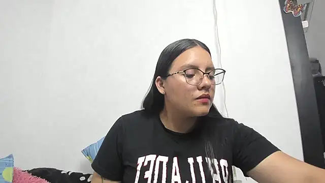 Snapshot of Sabrina_06 chatting on September 20, 2025, 1:28 am Sabrina 06 online show from September 20, 2025, 1:28 am