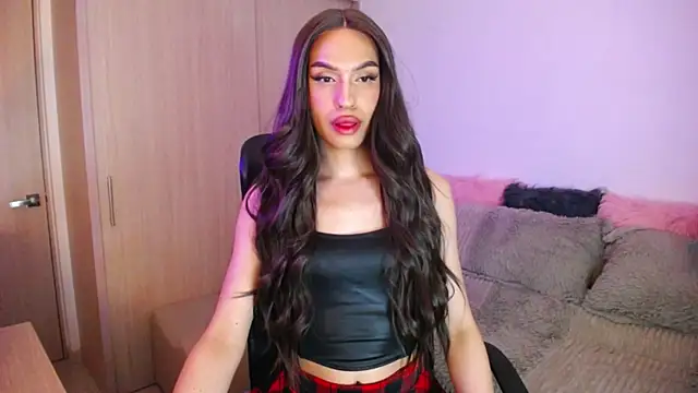 Snapshot of SamaraSilex chatting on October 17, 2025, 2:26 am SamaraSilex online show from October 17, 2025, 2:26 am