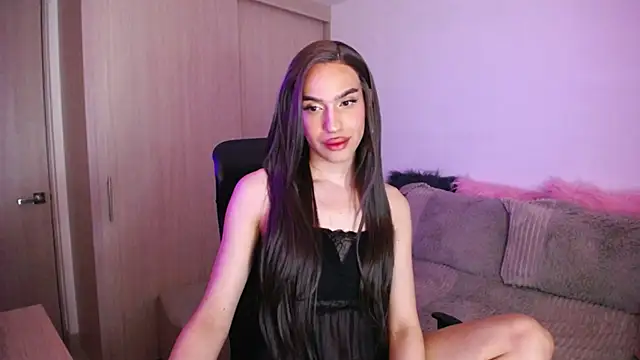 Snapshot of SamaraSilex chatting on November 4, 2025, 2:43 am SamaraSilex online show from November 4, 2025, 2:43 am