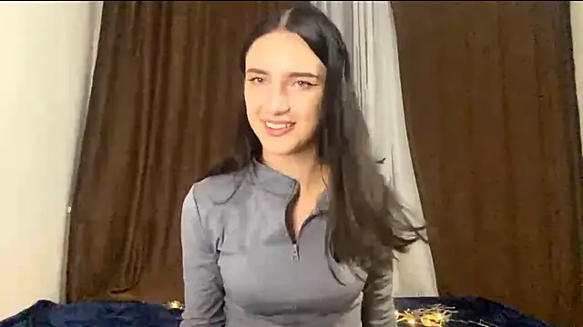 TifanyRawi online show from October 7, 2025, 8:39 pm