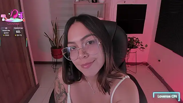 TaniaVelvet online show from February 6, 2026, 12:15 am