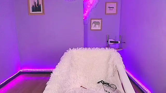 cat nasty online show from February 3, 2026, 3:17 pm