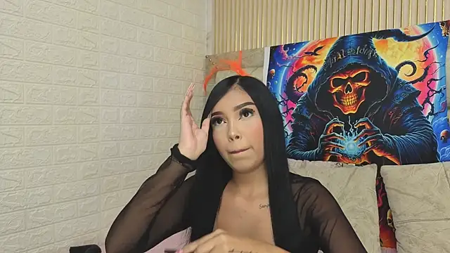 Snapshot of GIGIROSE_ chatting on October 28, 2025, 8:33 pm GIGIROSE  online show from October 28, 2025, 8:33 pm