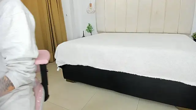 Maddy Rouse1 online show from October 30, 2025, 3:30 am