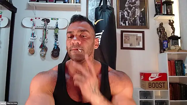 henryhadesflirt online show from September 24, 2025, 12:19 pm