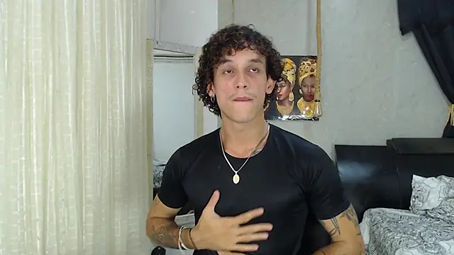Snapshot of Martino_noir chatting on September 18, 2025, 10:12 pm Martino noir online show from September 18, 2025, 10:12 pm