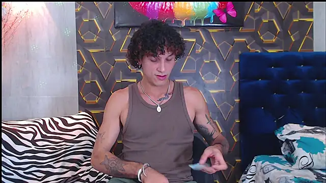 Snapshot of Martino_noir chatting on September 20, 2025, 11:17 pm Martino noir online show from September 20, 2025, 11:17 pm