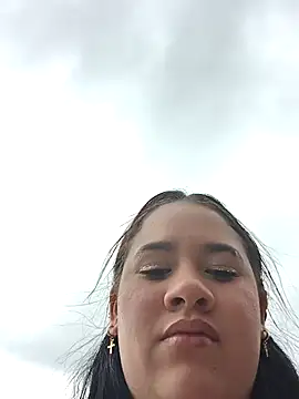 Cloe 27 online show from September 23, 2025, 7:39 pm