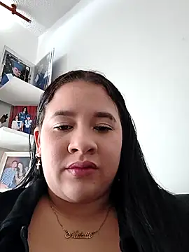 Cloe 27 online show from November 12, 2025, 7:46 pm