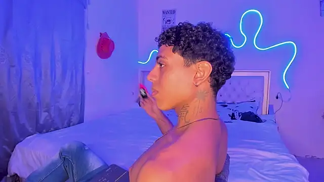 Snapshot of Glader31 chatting on October 5, 2025, 8:51 pm Glader31 online show from October 5, 2025, 8:51 pm