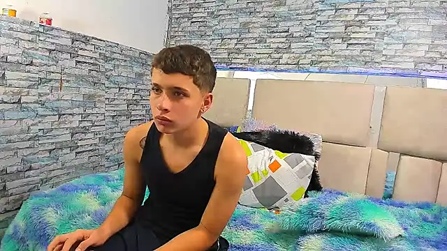 Snapshot of Julian_wolf18 chatting on October 10, 2025, 3:00 pm Julian wolf18 online show from October 10, 2025, 3:00 pm