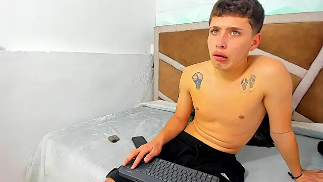 Julian wolf18 online show from November 8, 2025, 5:01 pm