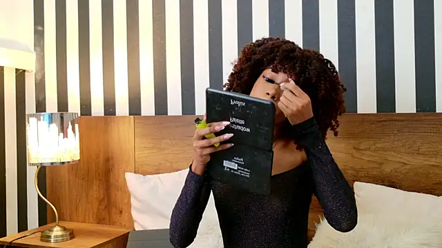 Snapshot of Stellaciel_ chatting on October 23, 2025, 10:41 pm Stellaciel online show from October 23, 2025, 10:41 pm