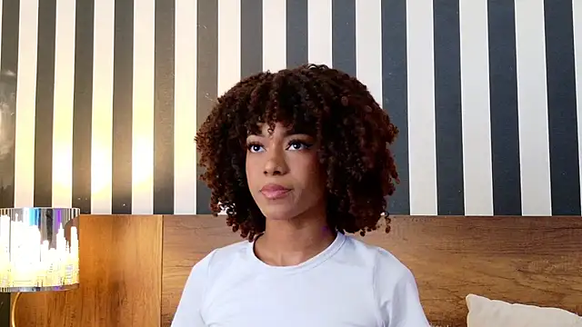 Snapshot of Stellaciel_ chatting on October 28, 2025, 10:12 pm Stellaciel online show from October 28, 2025, 10:12 pm