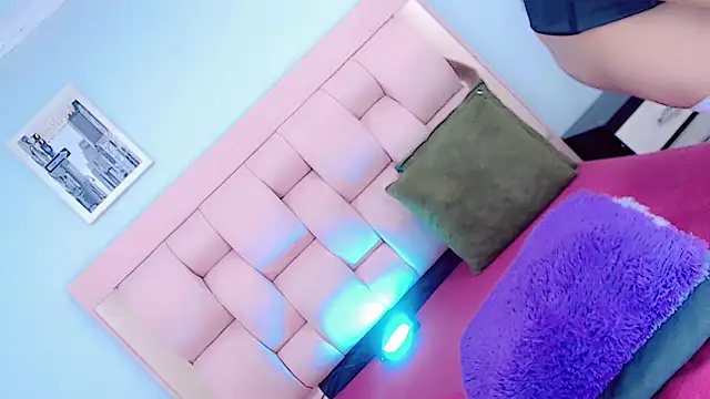 Snapshot of AdharaDaboin chatting on October 15, 2025, 3:50 am AdharaDaboin online show from October 15, 2025, 3:50 am