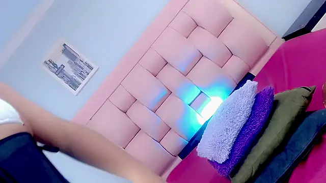 Snapshot of AdharaDaboin chatting on October 25, 2025, 5:04 am AdharaDaboin online show from October 25, 2025, 5:04 am