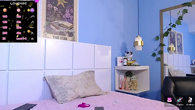 Snapshot of PenelopeBond chatting on October 31, 2025, 12:50 pm PenelopeBond online show from October 31, 2025, 12:50 pm