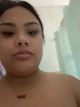 Snapshot of kiaradanielaxx chatting on October 30, 2025, 1:40 am kiaradanielaxx online show from October 30, 2025, 1:40 am