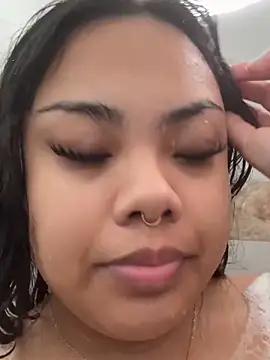 Snapshot of kiaradanielaxx chatting on November 16, 2025, 8:36 pm kiaradanielaxx online show from November 16, 2025, 8:36 pm