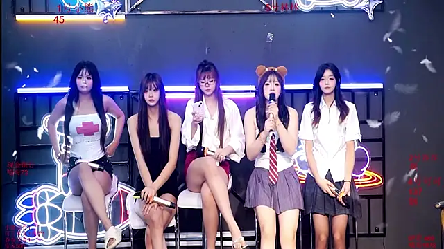 Snapshot of Shinygirls_777 chatting on September 26, 2025, 12:36 am Shinygirls 777 online show from September 26, 2025, 12:36 am