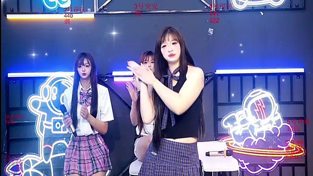 Snapshot of Shinygirls_777 chatting on September 28, 2025, 12:49 am Shinygirls 777 online show from September 28, 2025, 12:49 am