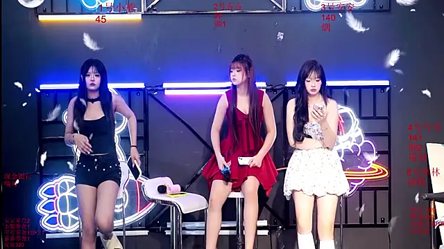 Snapshot of Shinygirls_777 chatting on September 30, 2025, 12:37 am Shinygirls 777 online show from September 30, 2025, 12:37 am