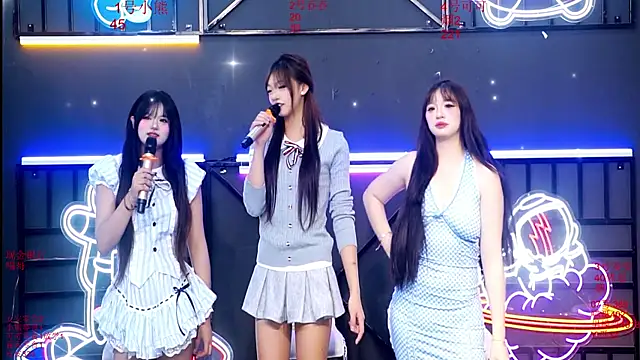 Snapshot of Shinygirls_777 chatting on October 2, 2025, 12:39 am Shinygirls 777 online show from October 2, 2025, 12:39 am