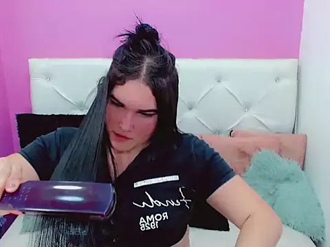 x daniiela x online show from October 3, 2025, 7:33 pm