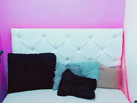 x daniiela x online show from October 9, 2025, 7:56 pm