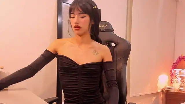 Snapshot of Rouse_Monroe chatting on September 30, 2025, 5:01 am Rouse Monroe online show from September 30, 2025, 5:01 am