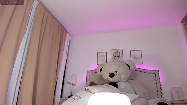 Snapshot of Haru_bloom chatting on September 23, 2025, 3:42 am Haru bloom online show from September 23, 2025, 3:42 am