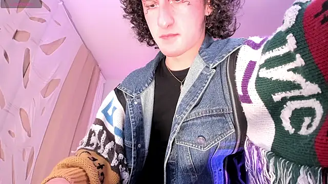 Snapshot of Haru_bloom chatting on October 30, 2025, 2:35 am Haru bloom online show from October 30, 2025, 2:35 am