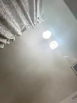 loverofbigitems2 online show from October 30, 2025, 8:42 pm