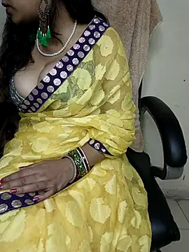 Hey Jully online show from November 5, 2025, 4:56 am