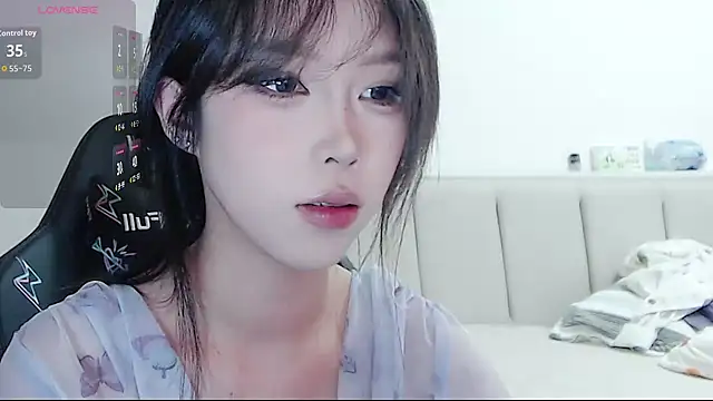 Snapshot of Puppy-12 chatting on November 15, 2025, 10:01 am Puppy-12 online show from November 15, 2025, 10:01 am