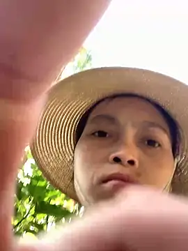 Halyy xx online show from October 29, 2025, 1:08 am