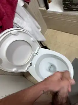 tusmuertos420 online show from September 29, 2025, 6:13 pm